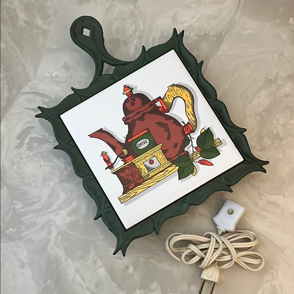 Vintage Teapot plug-in hot plate with Green Frame